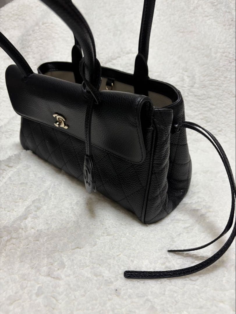 CHANEL 新作ノベルティショルダーバッグ