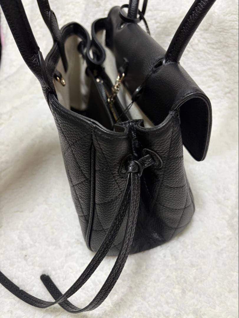 CHANEL 新作ノベルティショルダーバッグ