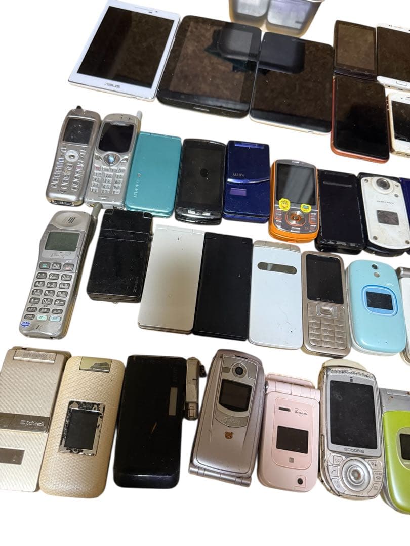 む*！様 金抽出　都市鉱山　ガラケー34台　スマホ・タブレット11台　基盤類等