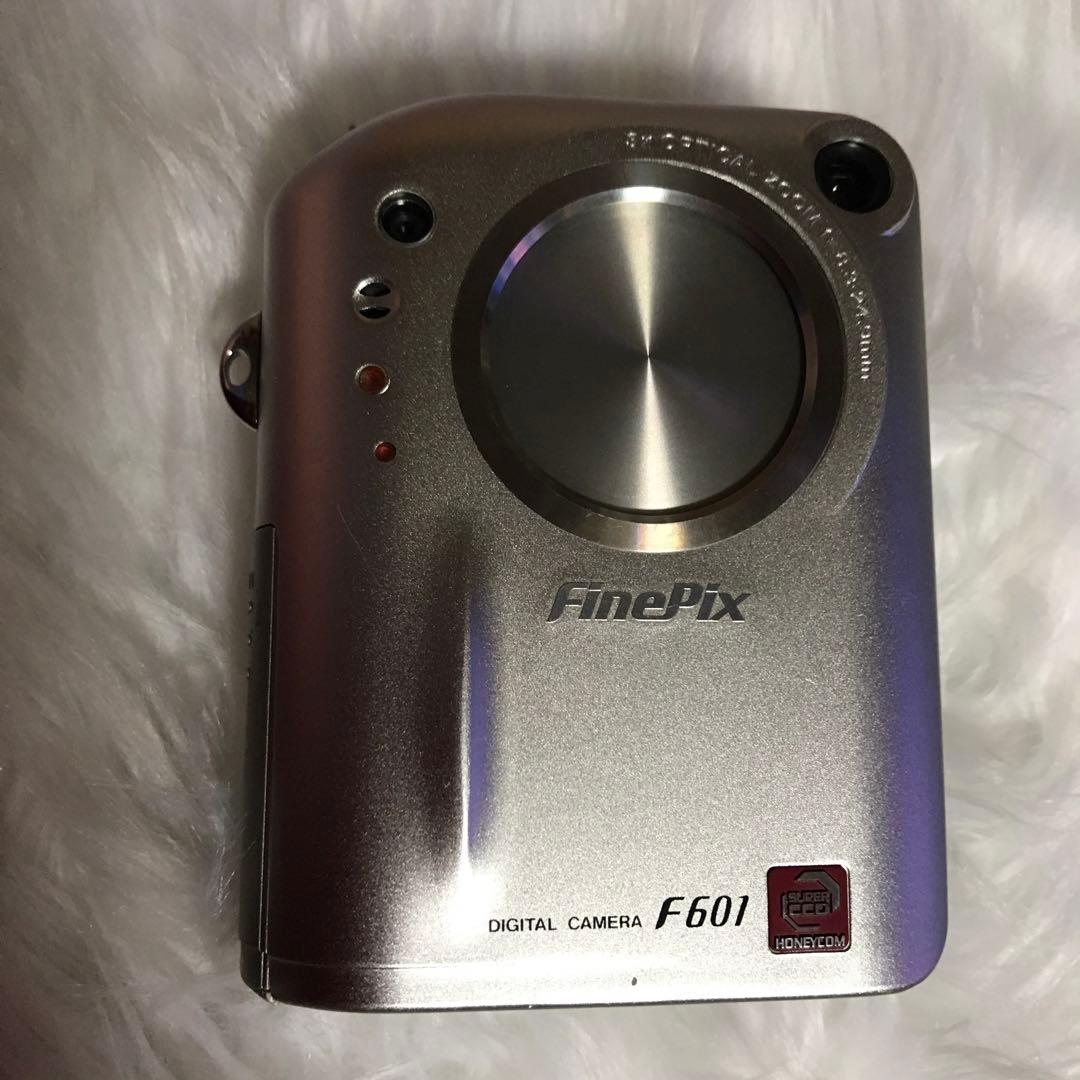 Fujifilm finepix F601 コンパクトデジタルカメラ 2台セット