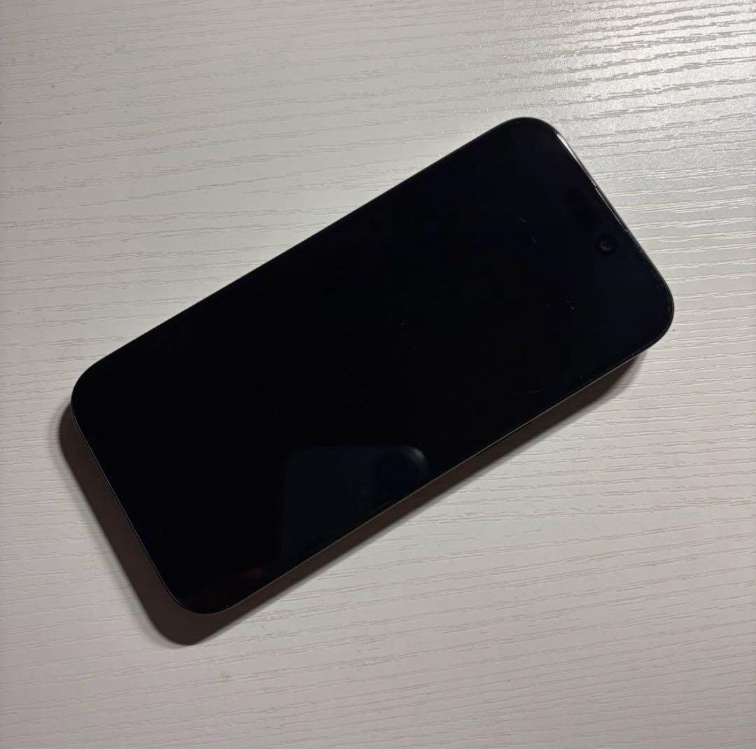 なな iPhone15 Pro 128GB ブラックチタニウム