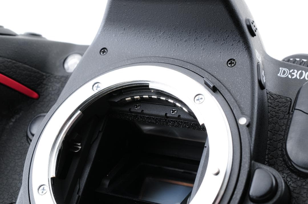 【ほぼ新品 S数:939回】 ニコン Nikon D300　名機 CFカード付き