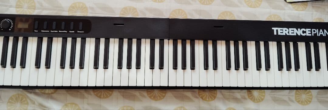 電子ピアノ 88鍵盤 折り畳み式 キーボード 収納バッグ付き　新品　ブラック