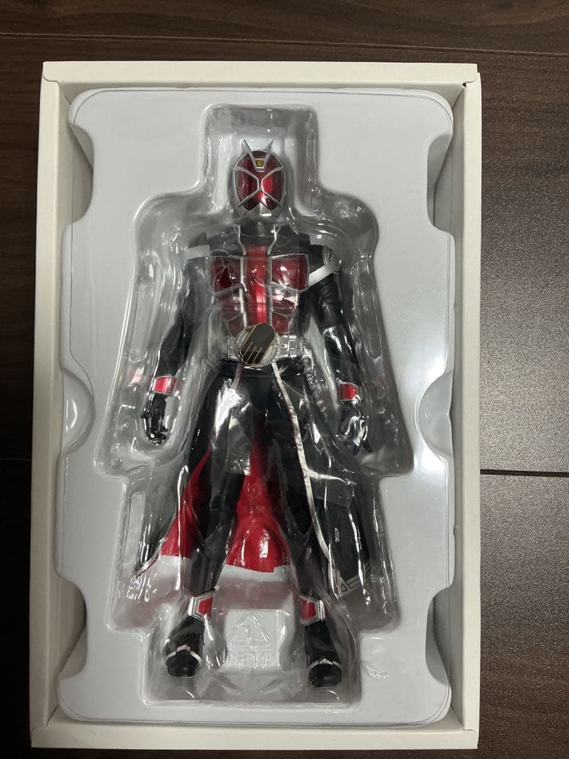 S.H.Figuarts（真骨彫製法） 仮面ライダーウィザード フレイムスタイル