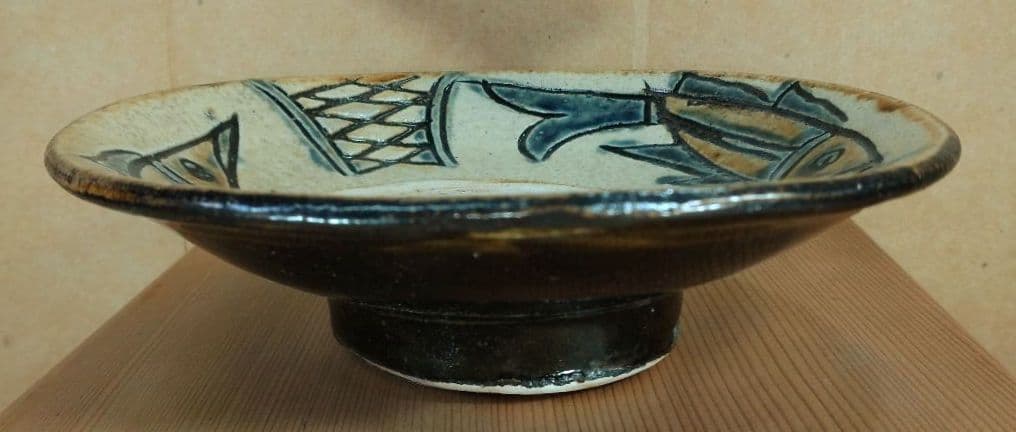 【本物保証】金城次郎 魚文皿 共箱 栞 壷屋焼 人間国宝 美品 w15cm超