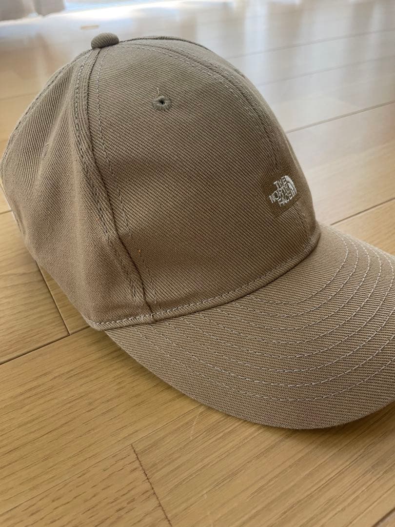 THE NORTH FACE スクエアロゴキャップ ベージュ