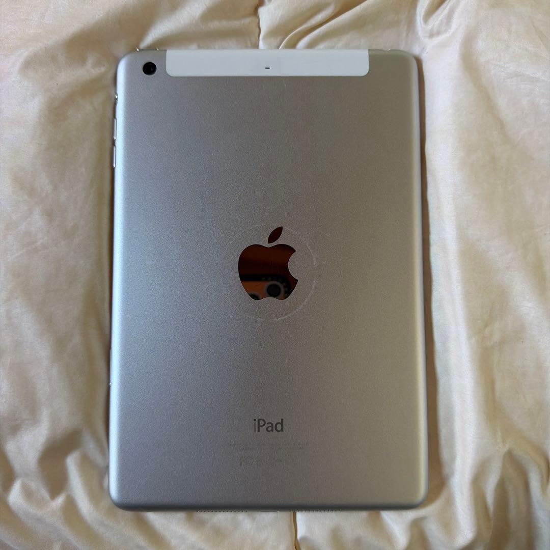 Apple iPadmini3 シルバー 本体