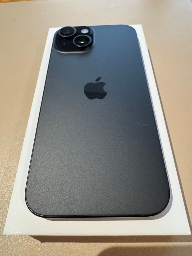 美品 iPhone 15 Black 256GB 97% 純正シリコンケース