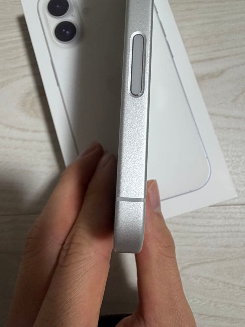 iPhone16 512GB ホワイト　SIMフリー