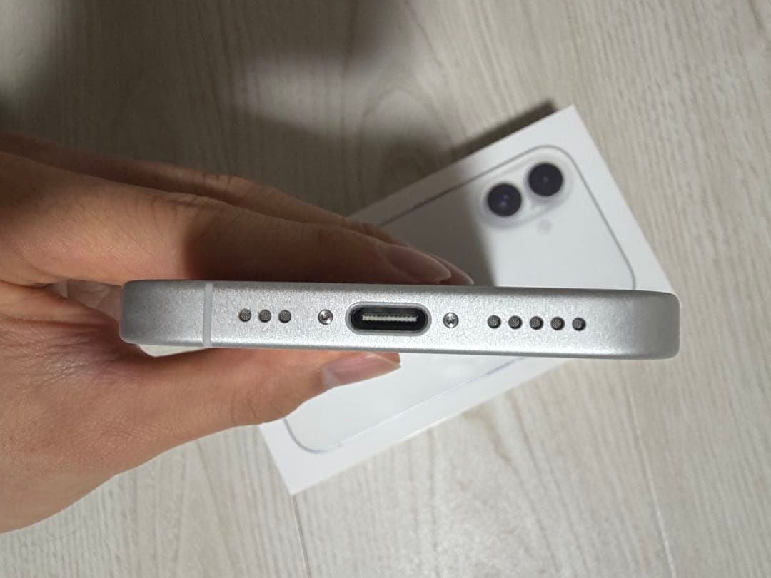 iPhone16 512GB ホワイト　SIMフリー