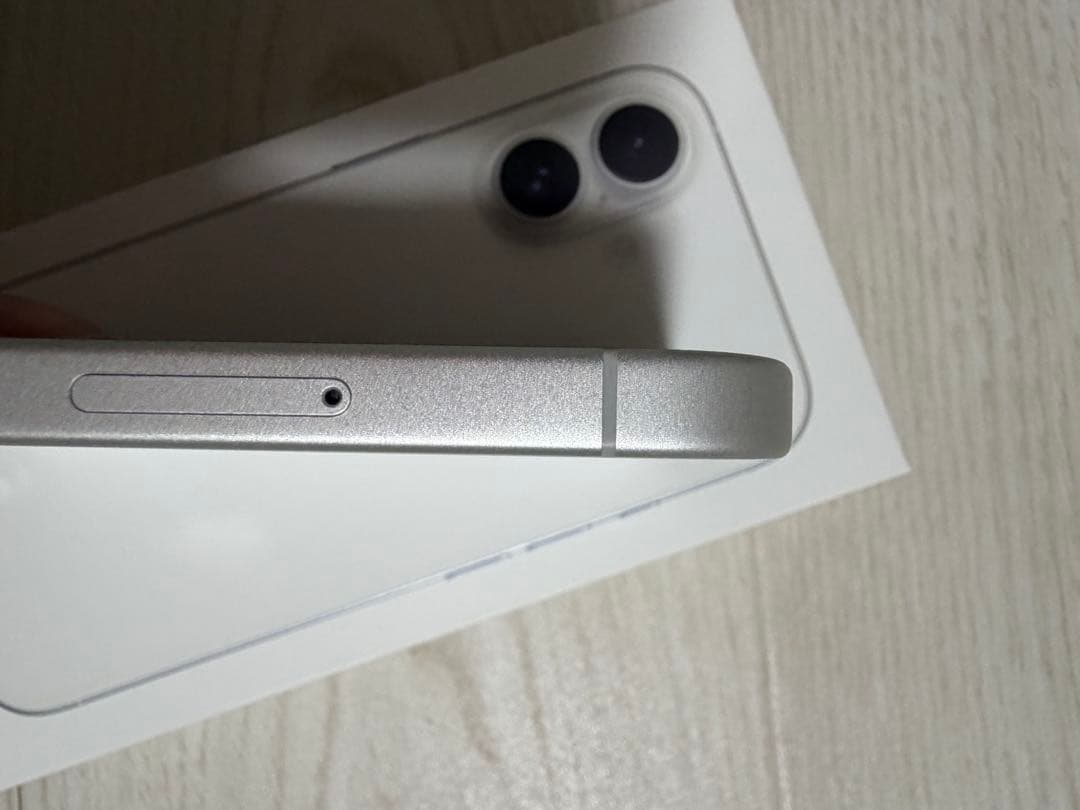 iPhone16 512GB ホワイト　SIMフリー