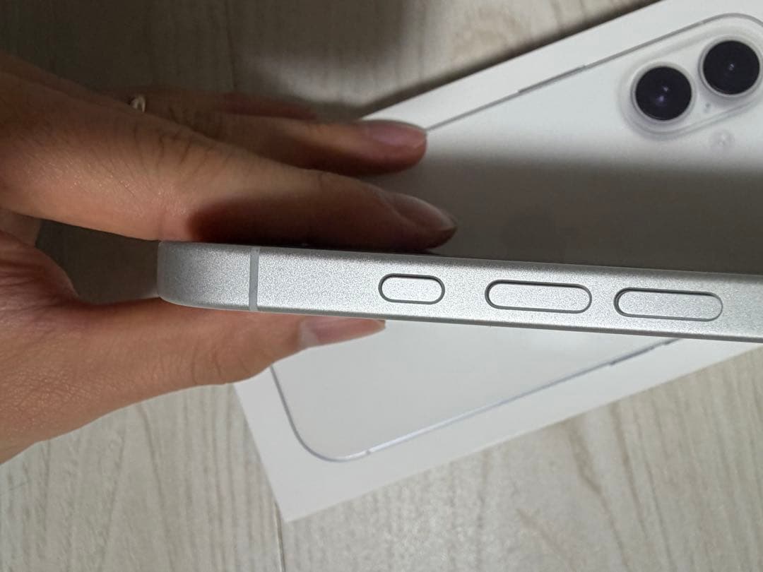 iPhone16 512GB ホワイト　SIMフリー