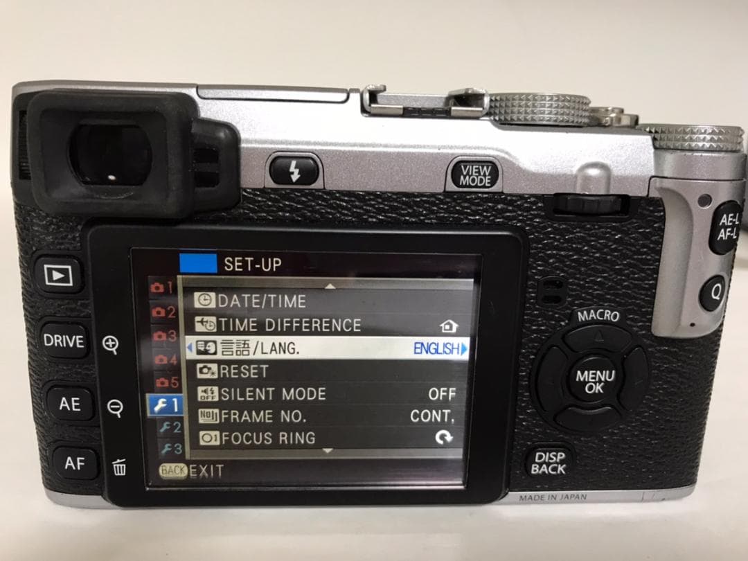 FUJIFILM X-E1 シルバー ミラーレスデジタルカメラ ボディ 訳あり