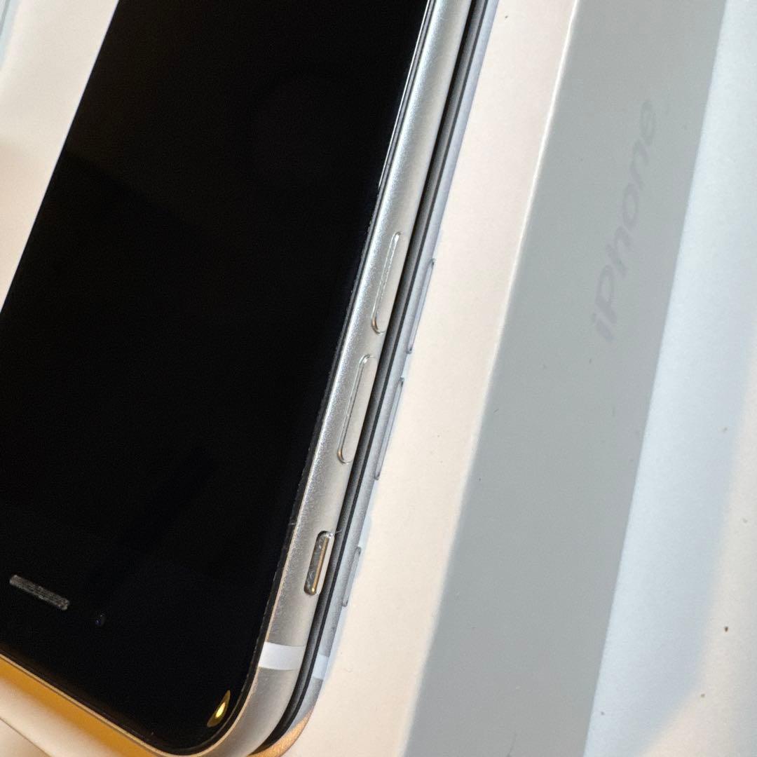 iPhone SE（第2世代）64GB ブラック SIMフリー バッテリー72%