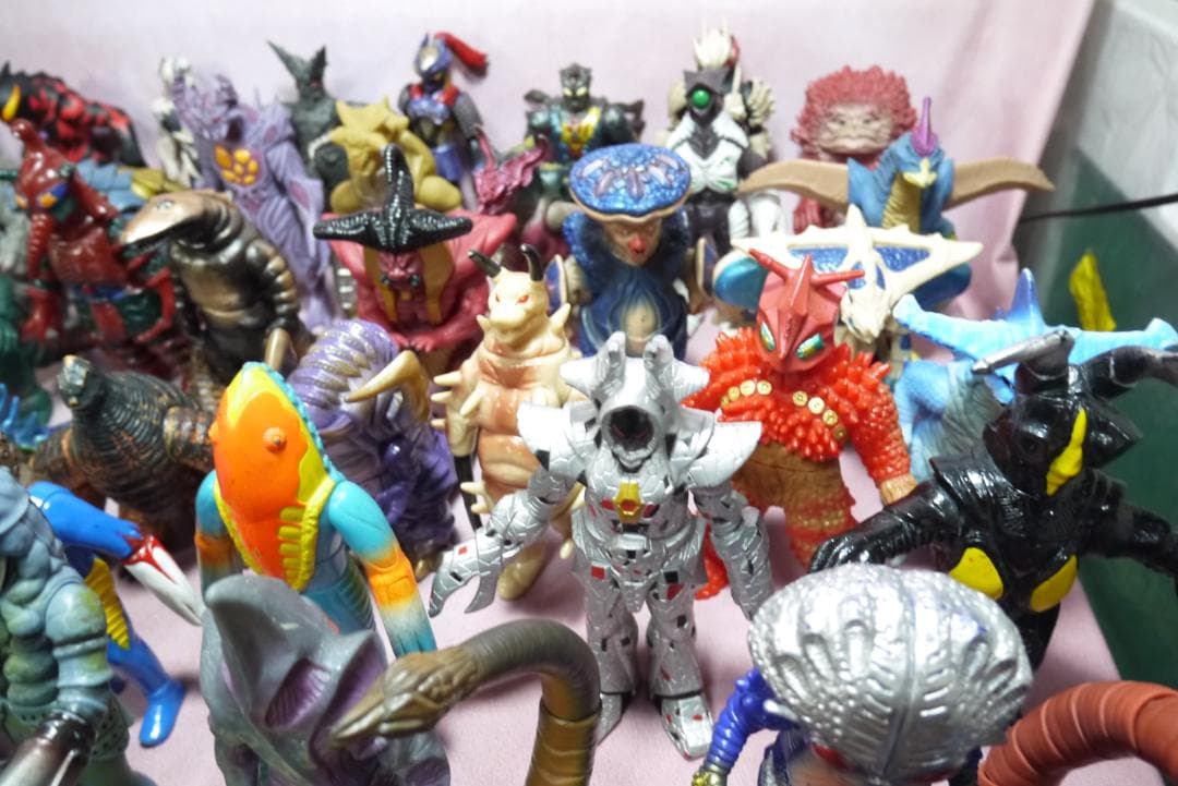 ウルトラ怪獣シリーズ　怪獣ソフビ　80体