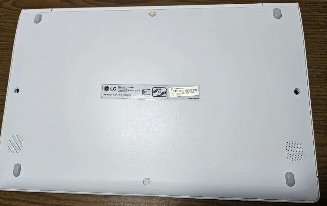 LG gram 14Z980-GA55J メモリー:16GB 重量:約995g
