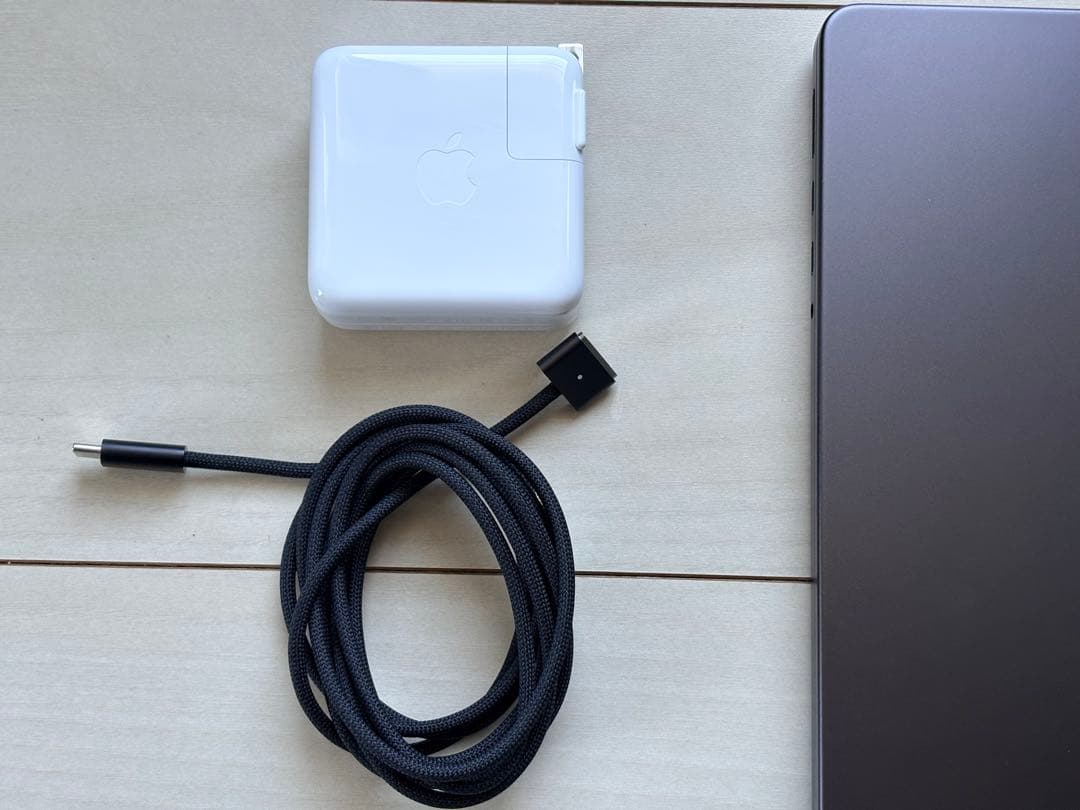Apple MacBook Pro 14インチ M4 16GB SSD 1Tb