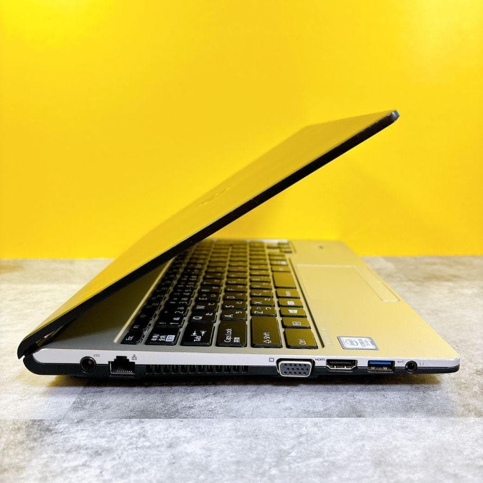 ｉ5✨小型軽量❣SSD搭載で快適✨カメラ付き フルHD 薄型 Windows11