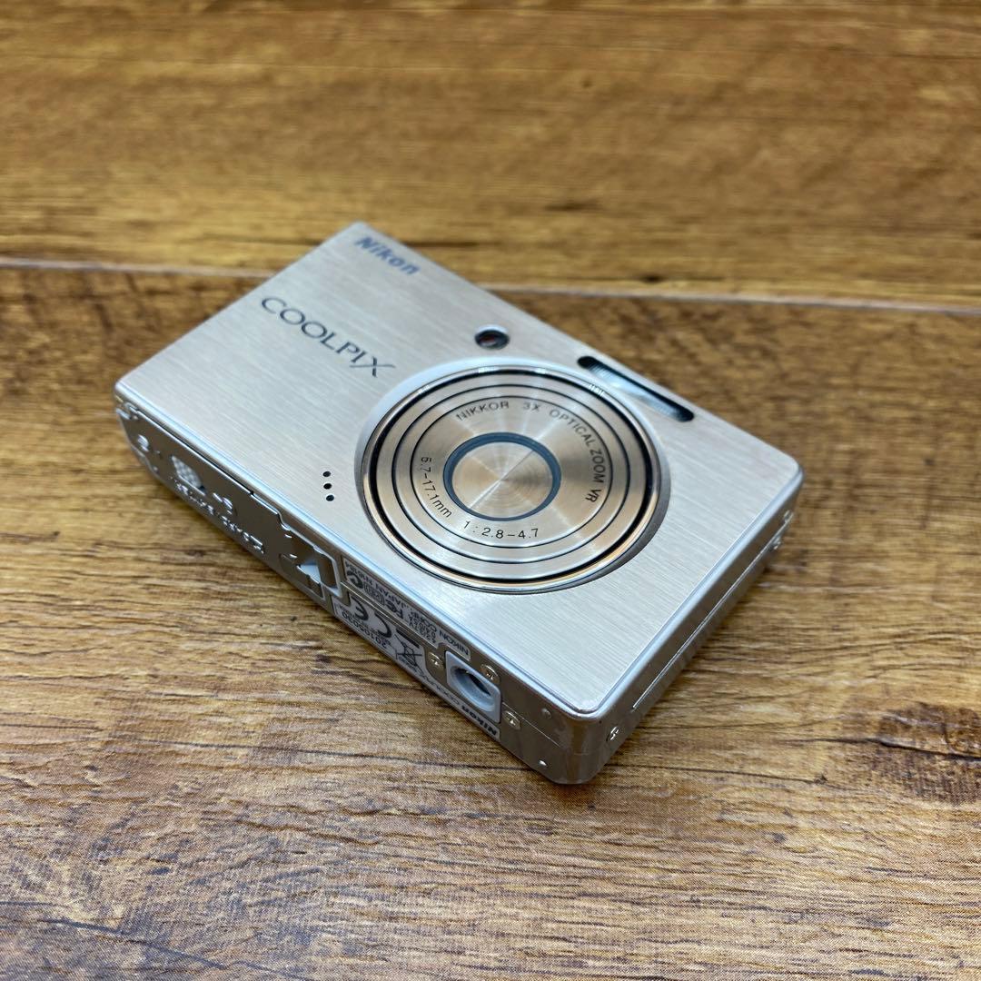 Nikon ニコン　デジカメ　COOLPIX S500 y-134