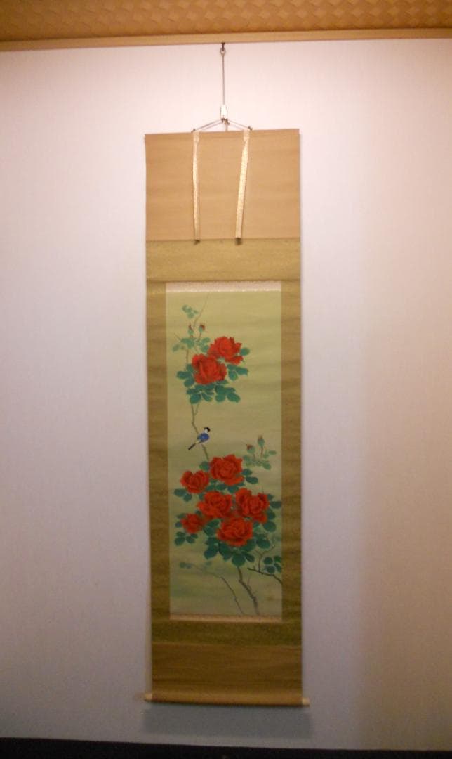 掛け軸 道成 薔薇に小鳥 絹本 希少 軸装 茶道具 掛軸 美品 です。