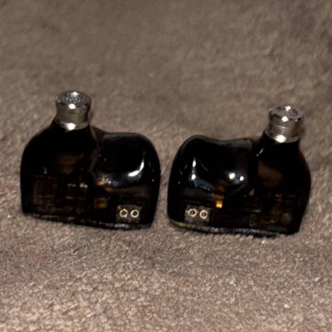 付属品完備　美品　EPZ K5 4BA+1DD MMCX リケーブル　イヤホン