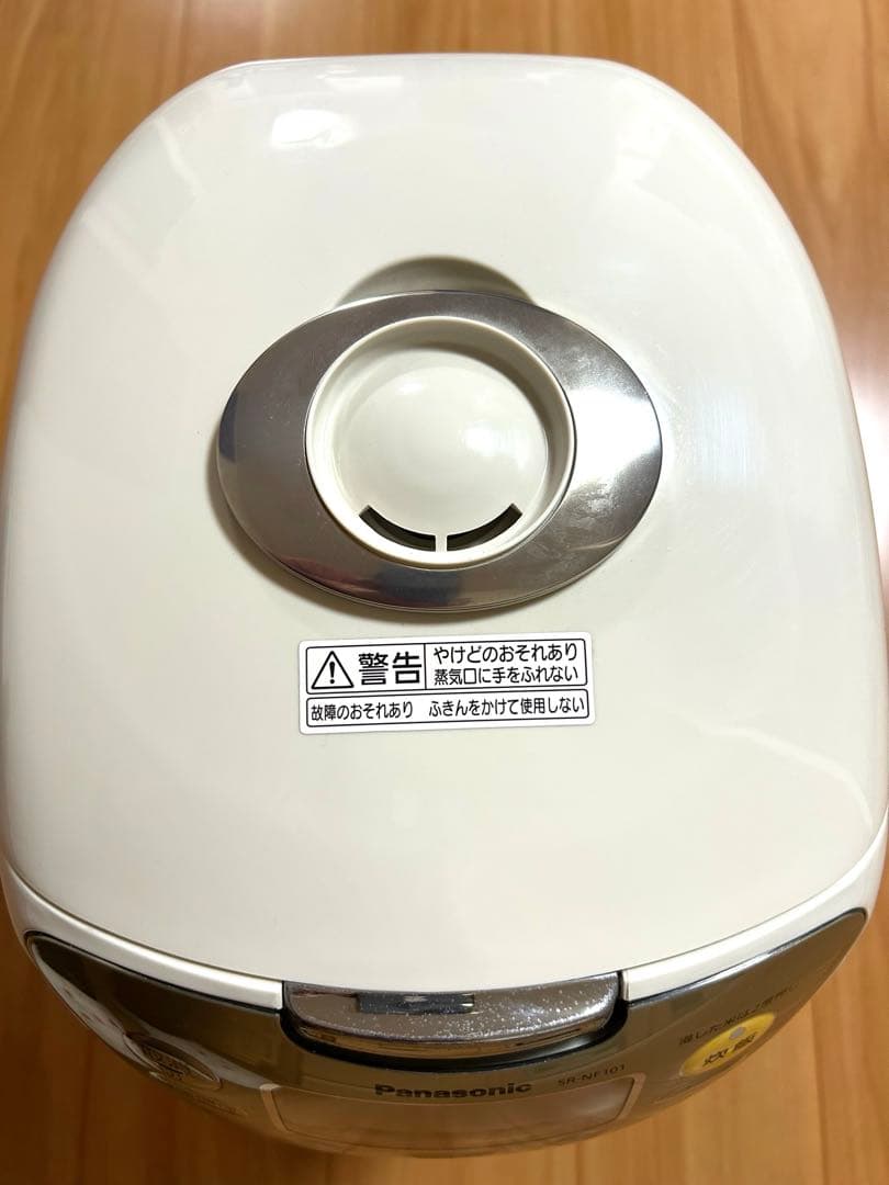 【新品 未使用】Panasonic SR-NF101 炊飯器 5合炊き　ベージュ