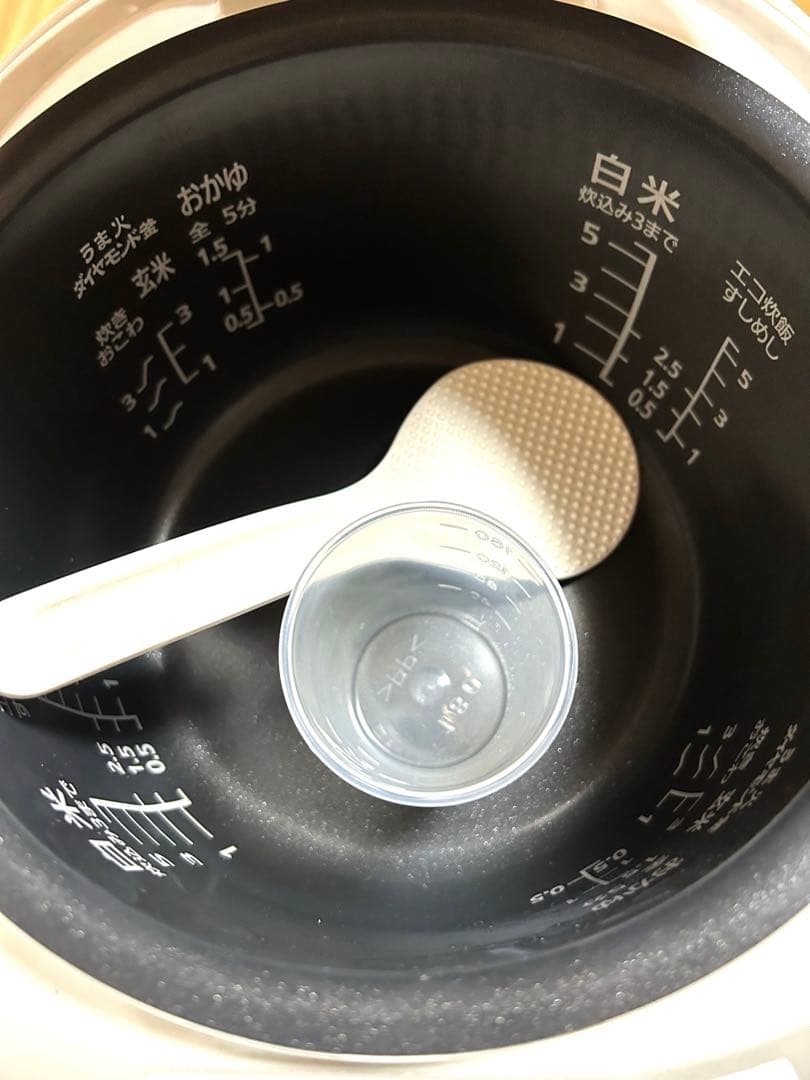 【新品 未使用】Panasonic SR-NF101 炊飯器 5合炊き　ベージュ