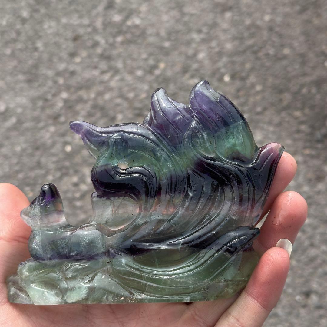 天然石フローライトの九尾狐　置物　ご購入前に在庫確認G.1415