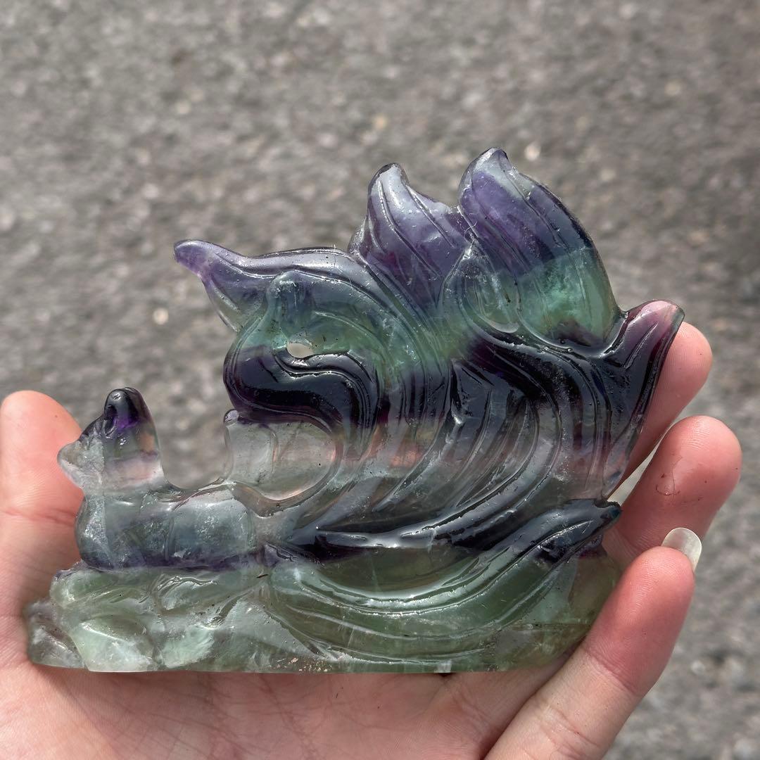 天然石フローライトの九尾狐　置物　ご購入前に在庫確認G.1415