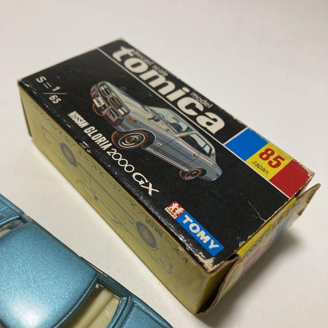 トミカ　日産グロリア2000 GXです。