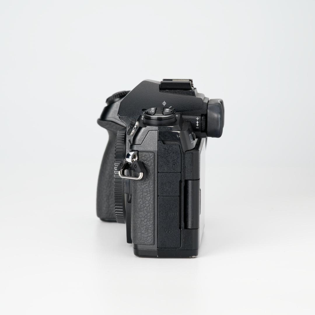 OLYMPUS OM-D E-M1 Mark II 本体