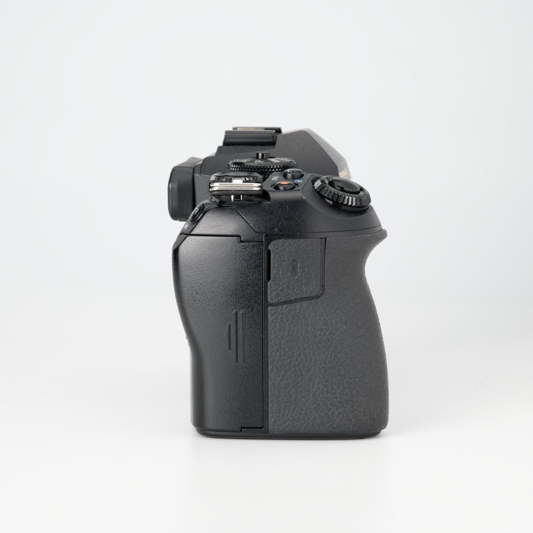 OLYMPUS OM-D E-M1 Mark II 本体