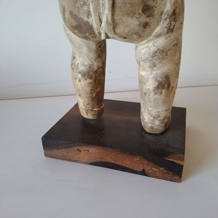 アフリカ　　木製人形型彫刻 ネックレス付き 　精霊　女性像