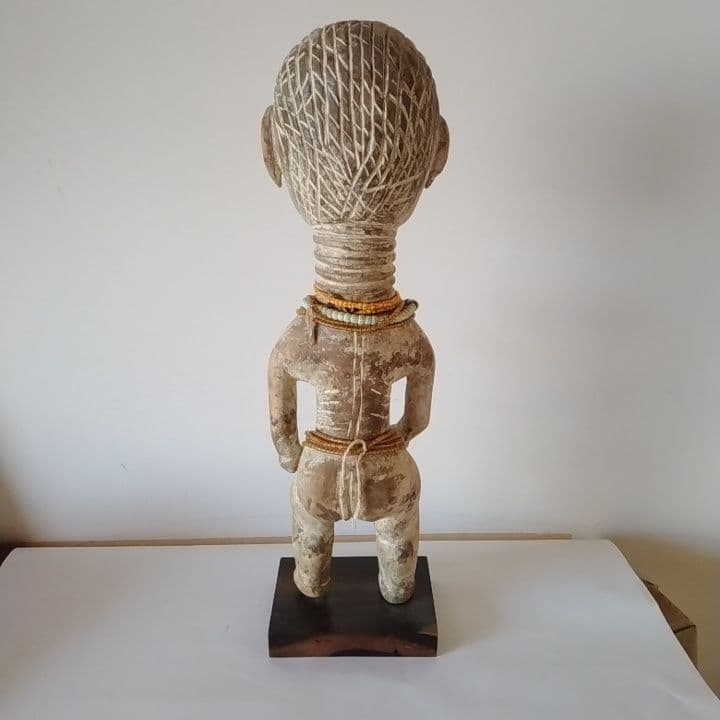 アフリカ　　木製人形型彫刻 ネックレス付き 　精霊　女性像