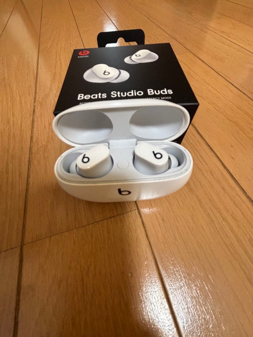 Beats Studio Buds ホワイト 充電ケース付き
