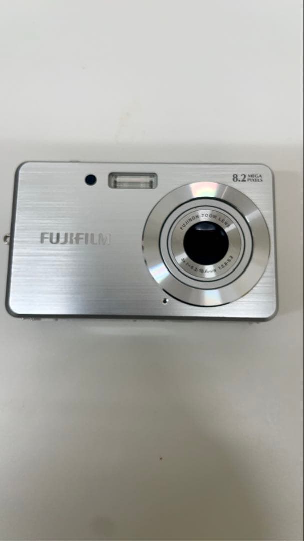 Fujifilm 8.2メガピクセル コンパクトデジタルカメラ