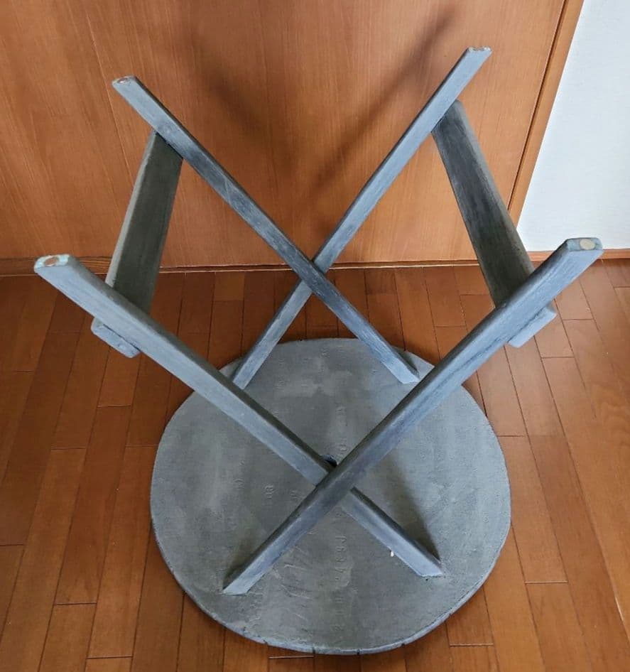 フェイク 机 アート 作品 発泡スチロール テーブル アート 作品