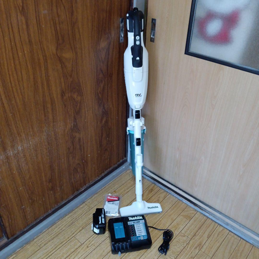 マキタ18V充電式クリーナーCL282FD サイクロン、バッテリー、充電器付