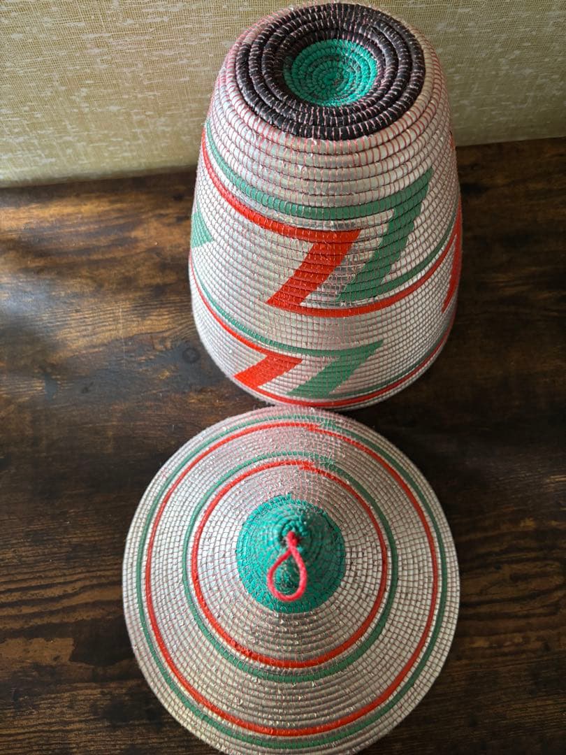 アフリカ　ルアンダの手作り物入れ アンゴラ共和国の首都 ルアンダに行った時