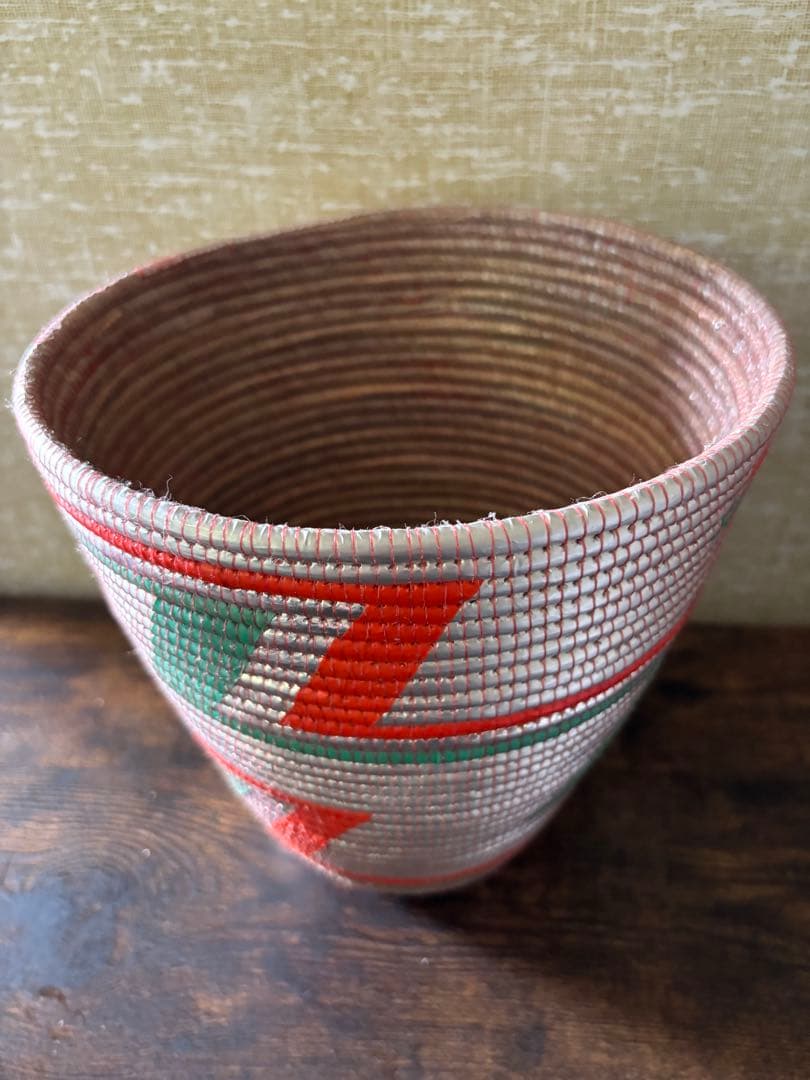 アフリカ　ルアンダの手作り物入れ アンゴラ共和国の首都 ルアンダに行った時