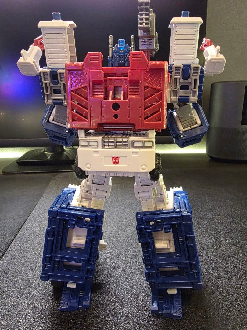 トランスフォーマー キングダム ウルトラマグナス KD-11 DK-14