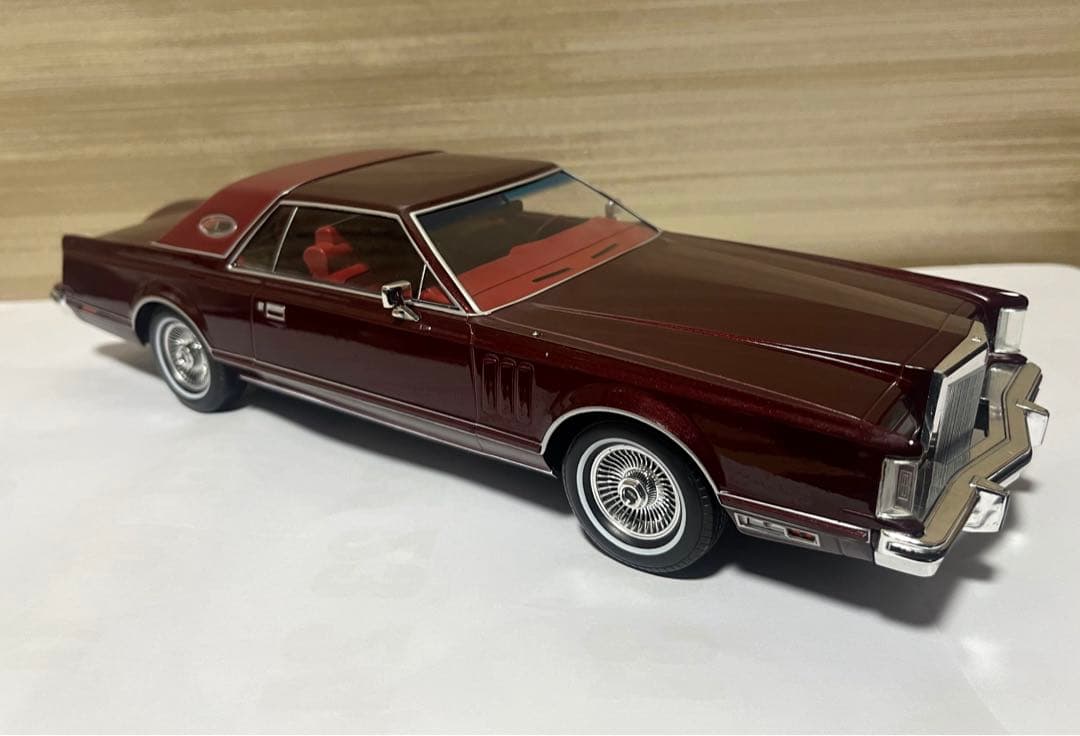 MCG 1/18 リンカーン コンチネンタル マークV