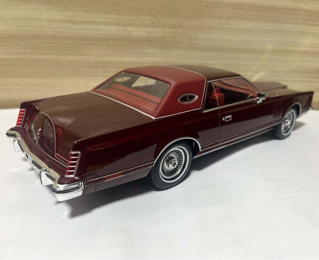 MCG 1/18 リンカーン コンチネンタル マークV