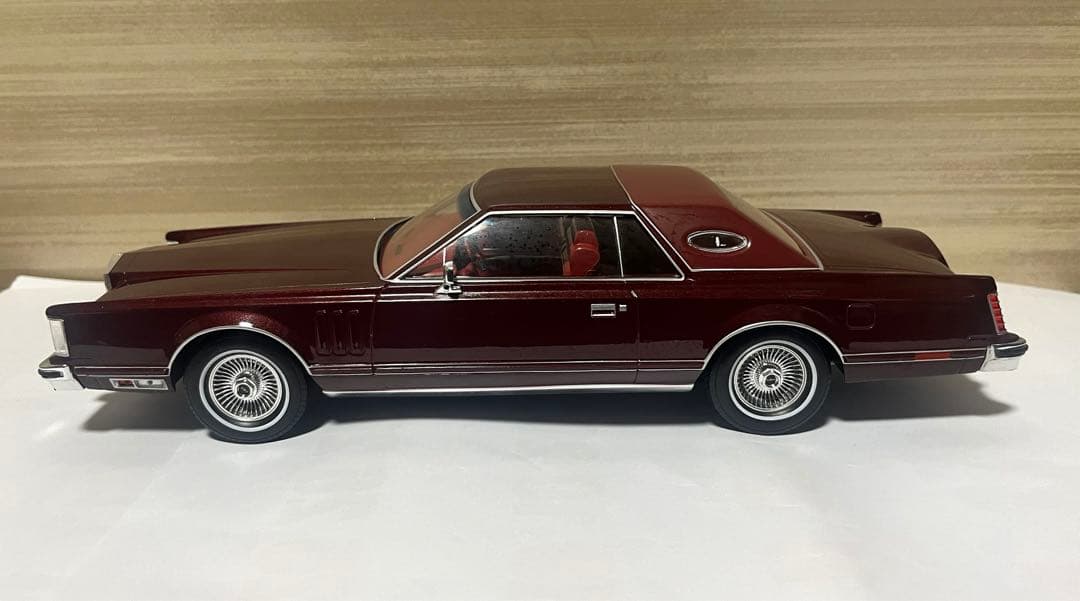 MCG 1/18 リンカーン コンチネンタル マークV