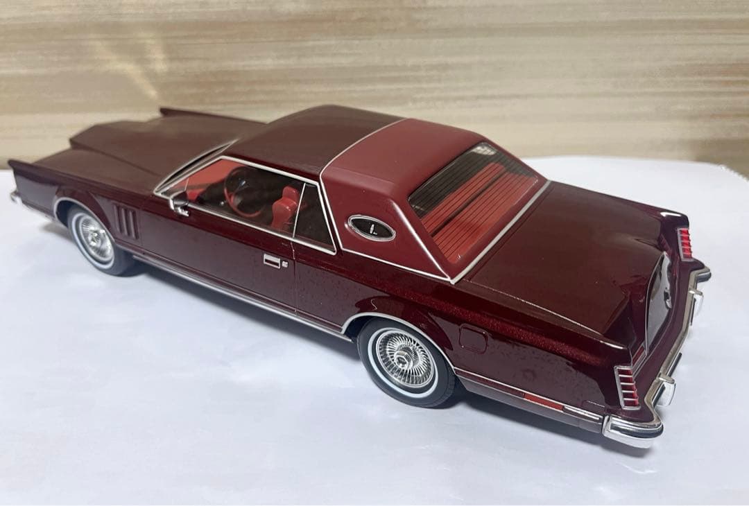 MCG 1/18 リンカーン コンチネンタル マークV