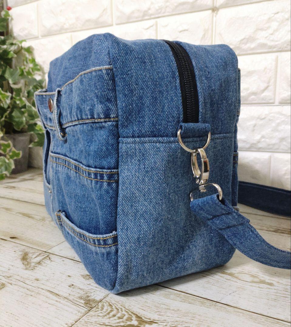 ママ✽デニムリメイク✽ボストン型ショルダーバッグ✽Mサイズ[ハンドメイド]