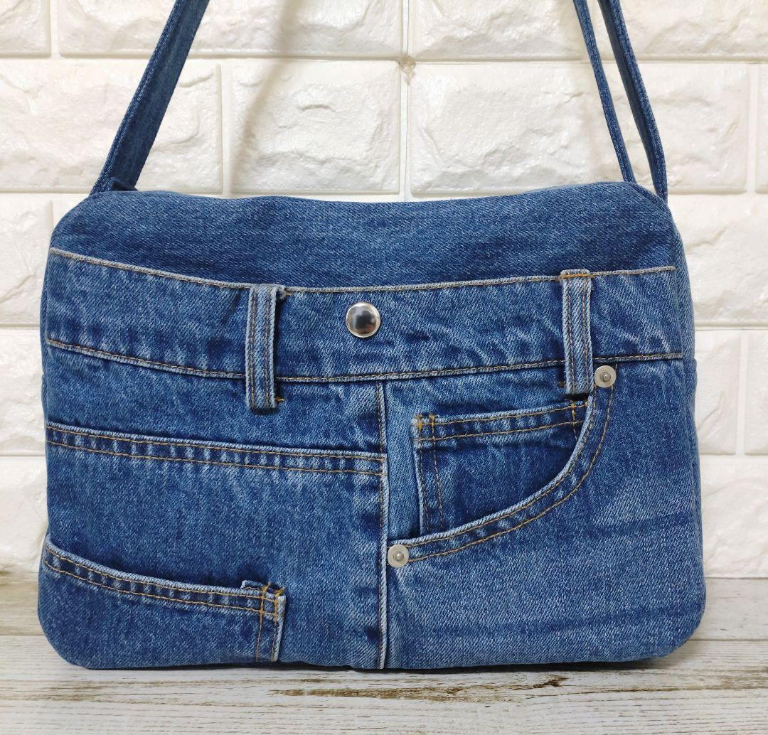 ママ✽デニムリメイク✽ボストン型ショルダーバッグ✽Mサイズ[ハンドメイド]