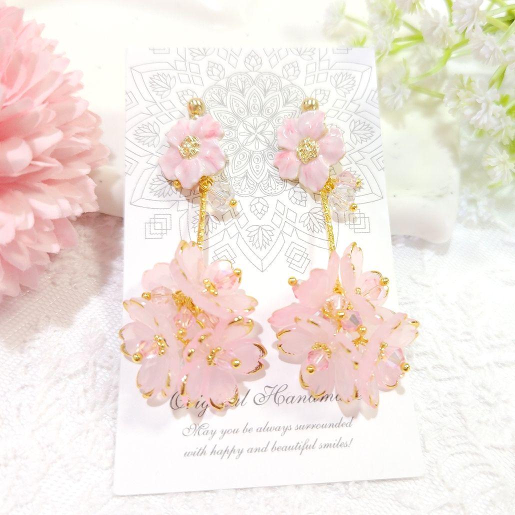 再販❣️春爛漫❀桜ピンクのエナメルフラワーとゆらゆら桜ブーケピアス❀