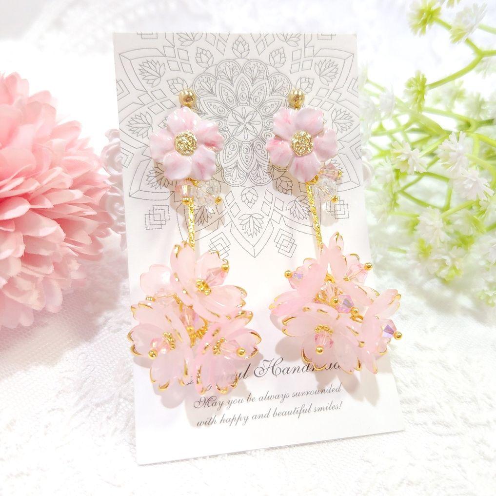 再販❣️春爛漫❀桜ピンクのエナメルフラワーとゆらゆら桜ブーケピアス❀