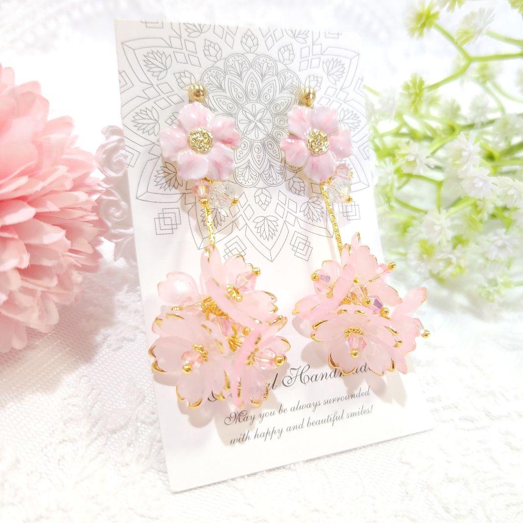 再販❣️春爛漫❀桜ピンクのエナメルフラワーとゆらゆら桜ブーケピアス❀